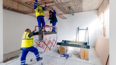 Patronatele din Industria Construcțiilor avertizează asupra riscului de recesiune dacă sectorul nu primește o atenție adecvată și solicită limitarea garanției de bună execuție la maximum 5%ea noastră”