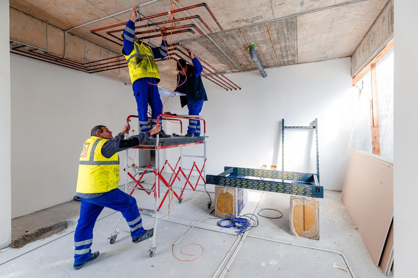 Patronatele din Industria Construcțiilor avertizează asupra riscului de recesiune dacă sectorul nu primește o atenție adecvată și solicită limitarea garanției de bună execuție la maximum 5%ea noastră”