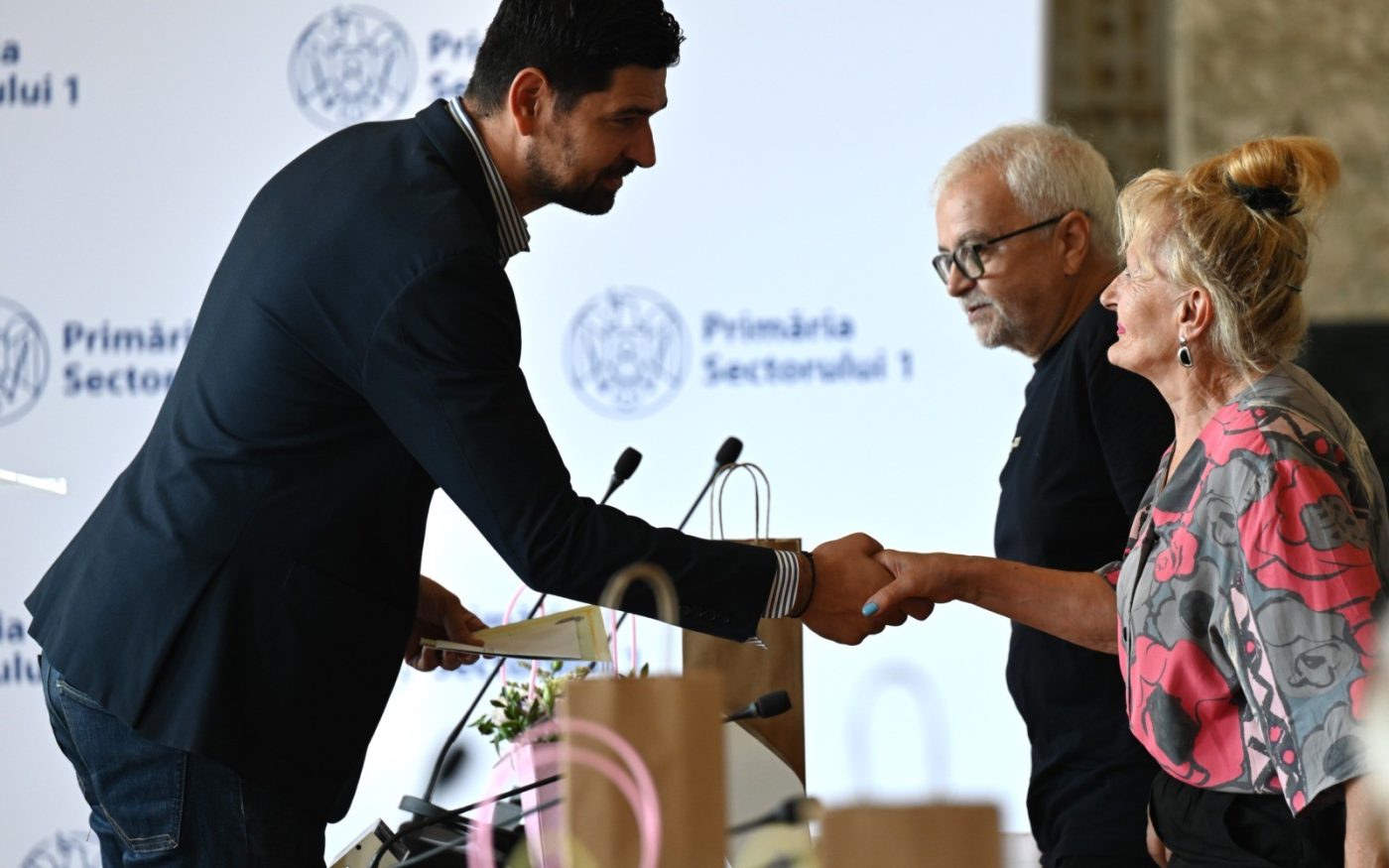 Sector 1 | Zece perechi care sărbătoreau 50 de ani de căsătorie, recompensați cu suma de 1.500 de lei