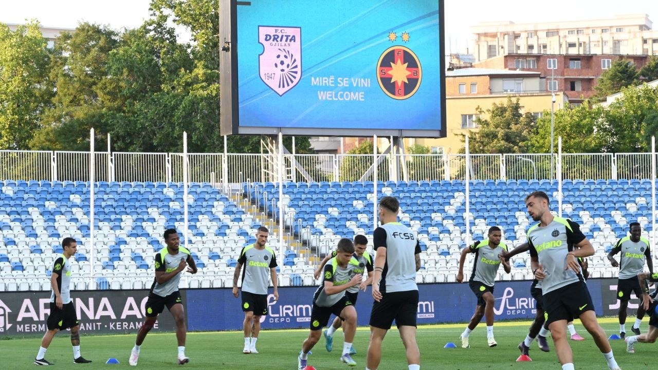 Olaru, revenit pe teren! Filmări de la sesiunea de pregătire a echipei FCSB: confruntarea cu Drita va fi transmisă în direct pe platforma VOYO joi seara.
