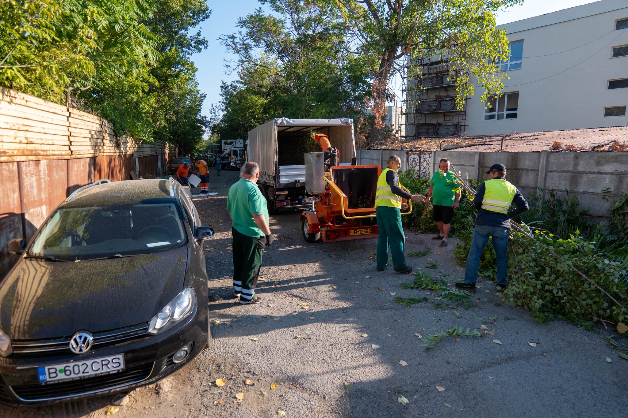 Sector 2: Reconfigurarea străzilor și amenajarea de noi locuri de parcare în apropierea Liceului Traian