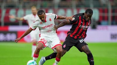 Meciul Lecce-Milan: alegerea lui Allegri, Musah pe pozitia de dreapta, Saelemaekers in atac.