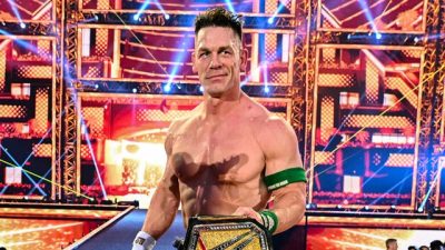 Fost star al WWE dezvăluie că John Cena a refuzat să-l lase să iasă învingător într-un meci. 

Sau, alternativ:
 Un fost wrestler celebru din WWE spune că John Cena s-a opus să-l lase să câștige un meci. 

Sau, o altă variantă:
Fost luptător profesionist din WWE afirmă că John Cena a refuzat să-l lase să iasă victorios într-un meci de wrestling.