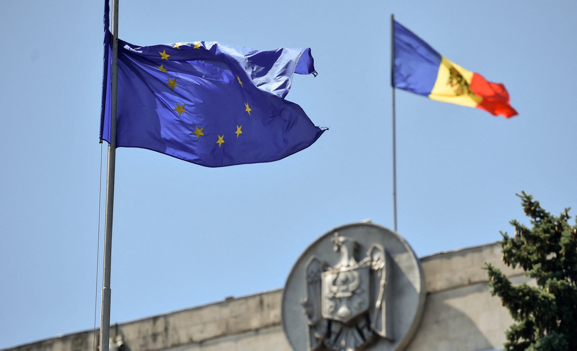 Celebrarea Zilei Independenței Republicii Moldova cu participarea președintelui Franței, cancelarului Germaniei și prim-ministrului Poloniei, și un concert susținut de Zdob și Zdub, Irina Rimeș și Carlas Dreamsea noastră”