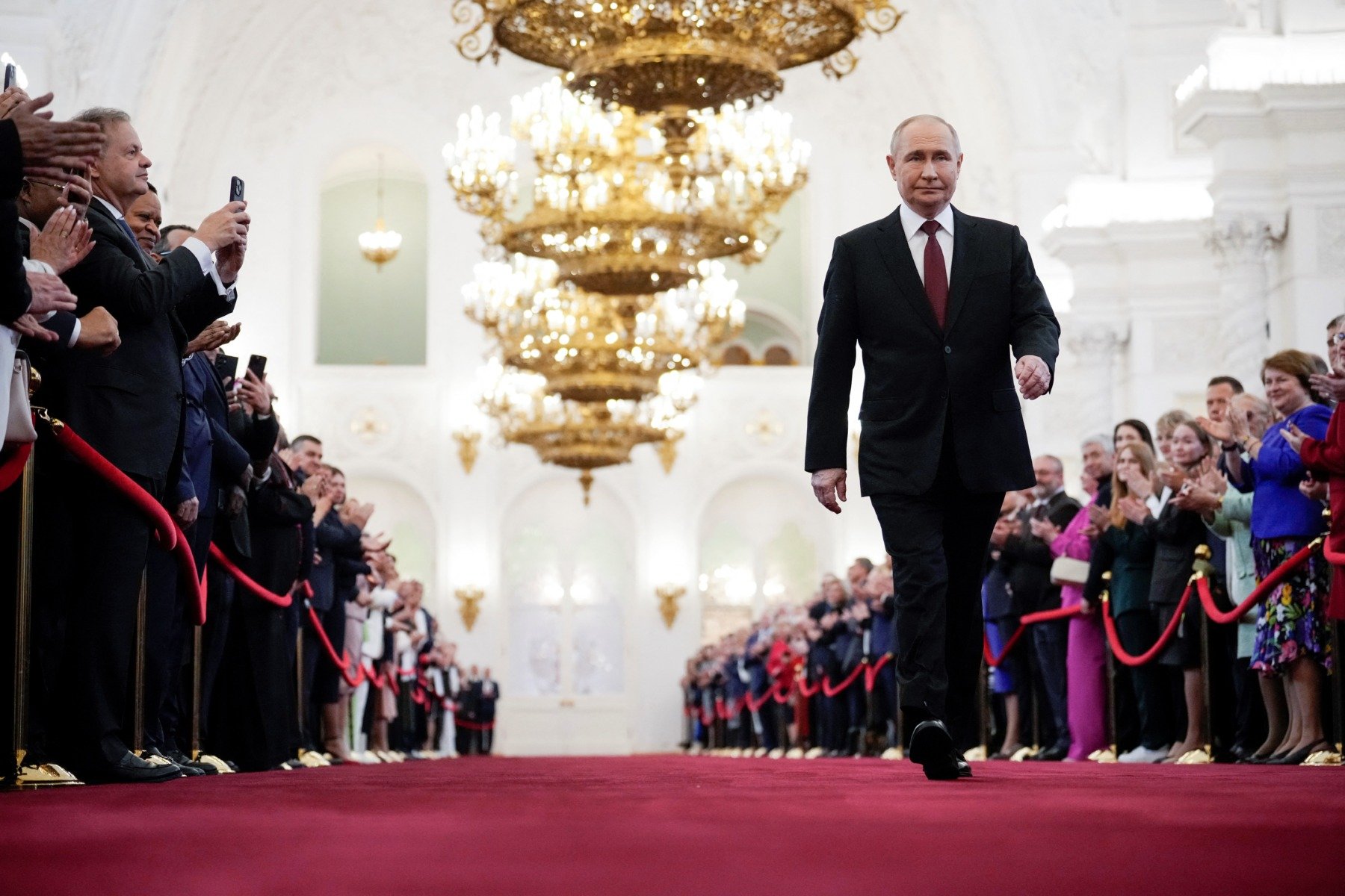 Putin, în drum spre întâlnirea cu Trump, s-a oprit în Magadan pentru a vizita un monument dedicat prieteniei cu Statele Uniteea noastră”