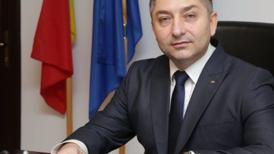 Alin Tişe, liderul Consiliului Județean Cluj: Eu, Alin Tişe, am o poziție din două perspective publice și anunț cu onestitate faptul că îmi voi exprima dezacordul față de propria guvernare; Ca om politic, observ creșterea taxelor. În calitate de întreprinzător, situația mă îngrijorează.