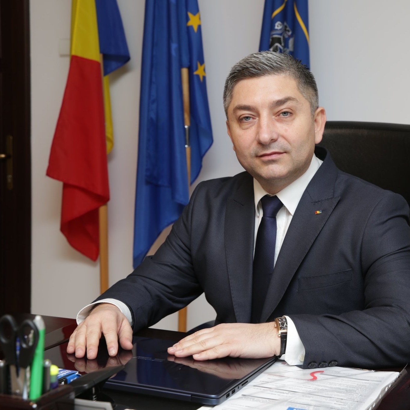 Alin Tişe, liderul Consiliului Județean Cluj: Eu, Alin Tişe, am o poziție din două perspective publice și anunț cu onestitate faptul că îmi voi exprima dezacordul față de propria guvernare; Ca om politic, observ creșterea taxelor. În calitate de întreprinzător, situația mă îngrijorează.