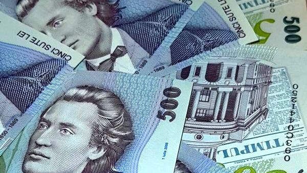 Radu Miruţă afirmă: Lipsa fondurilor pentru salarii în bugetul Ministerului Economiei pentru luna august, o situaţie întâlnită și la alte ministere, va avea impact în septembrie când acestea ar trebui achitate.