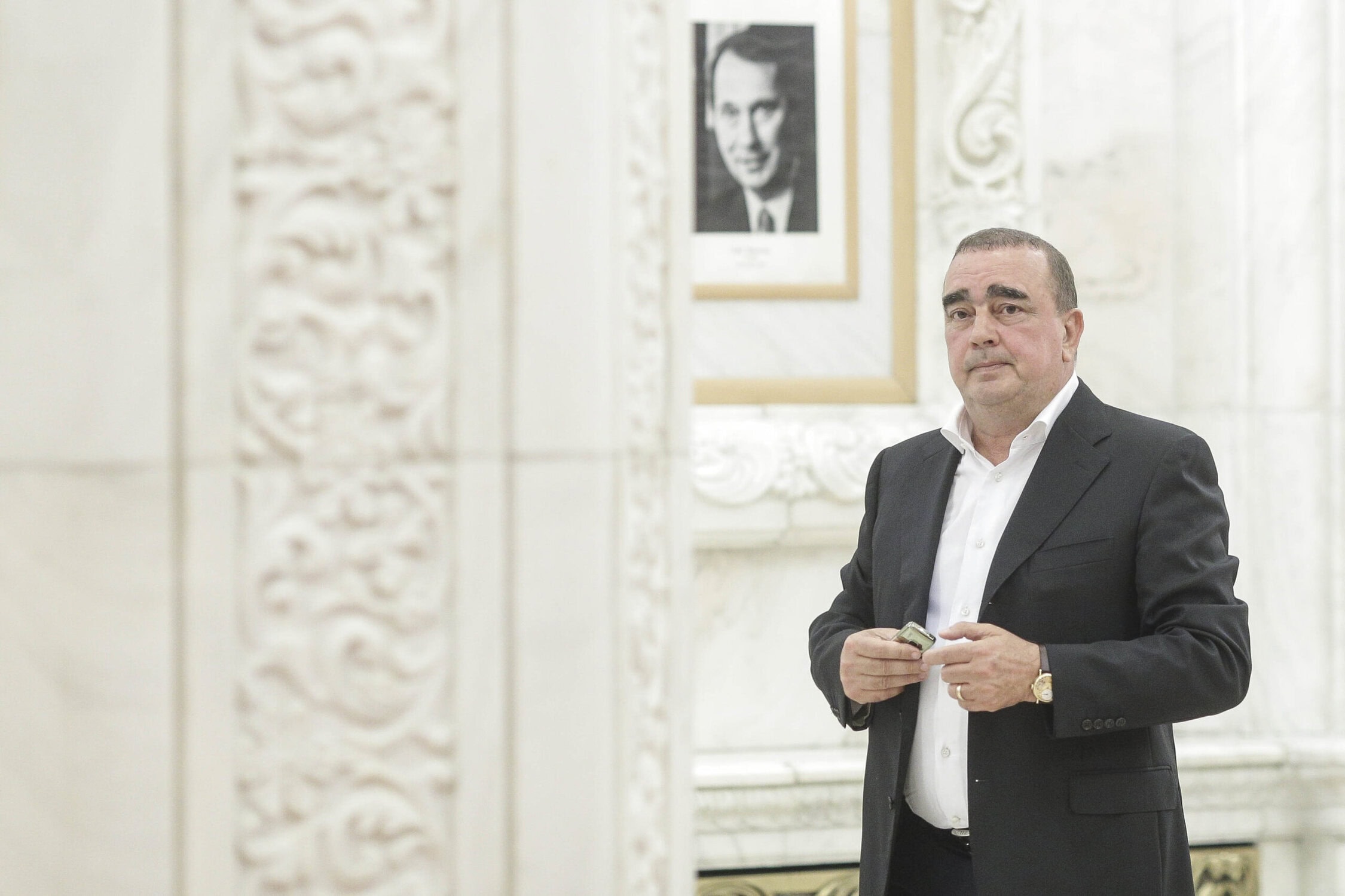 Omul de afaceri Gigi Nețoiu anunță că va candida pentru funcția de primar al Capitalei, după ce a fost condamnat definitiv în cazul „Dosarul Transferurilor” și l-a criticat public pe Nicușor Dan