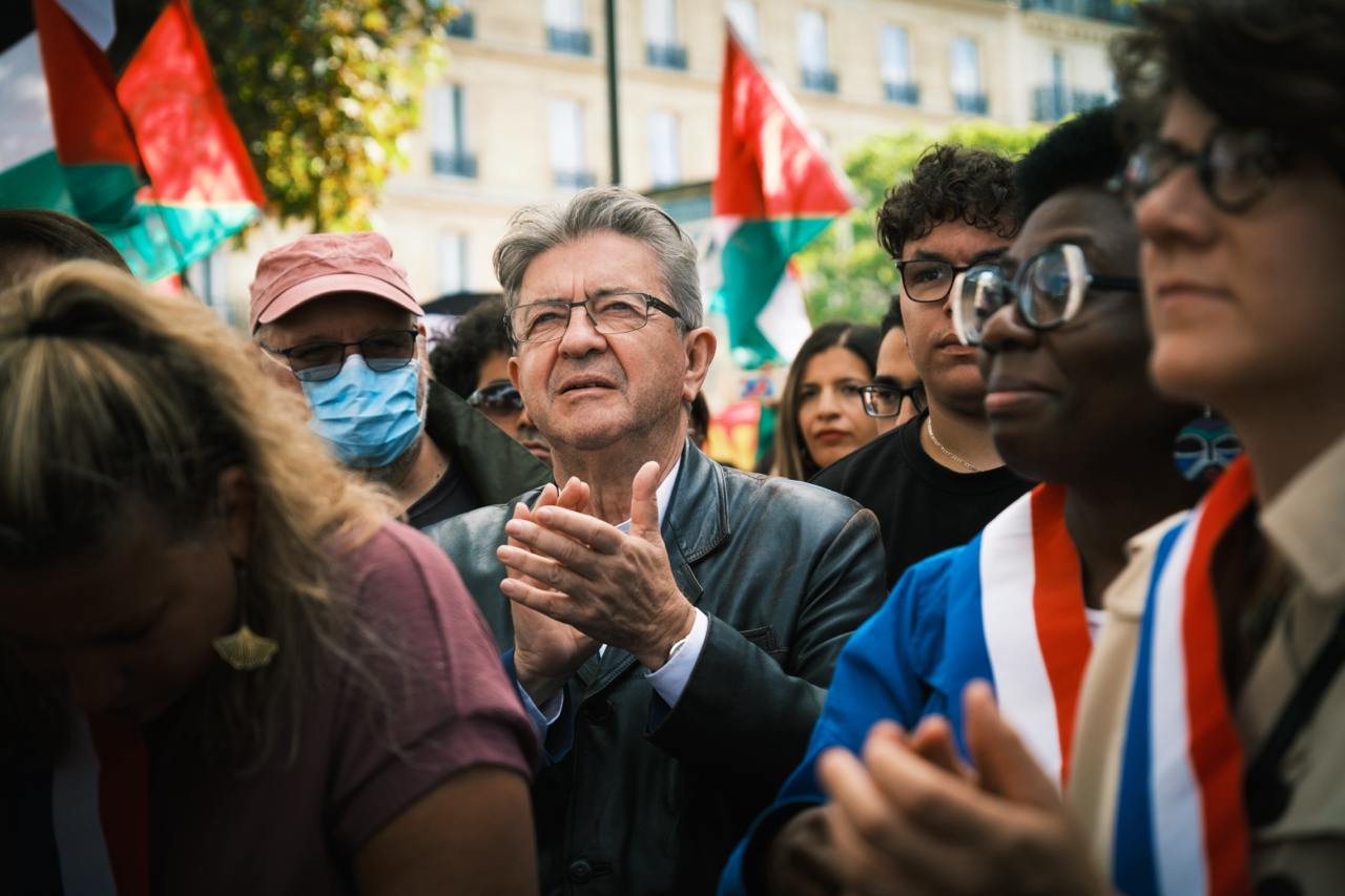Jean-Luc Mélenchon anunță inițierea unei proceduri de destituire a lui Emmanuel Macron în Parlament, pe 23 septembrie / “Cea mai scurtă cale este ca liderul să plece”ea noastră”