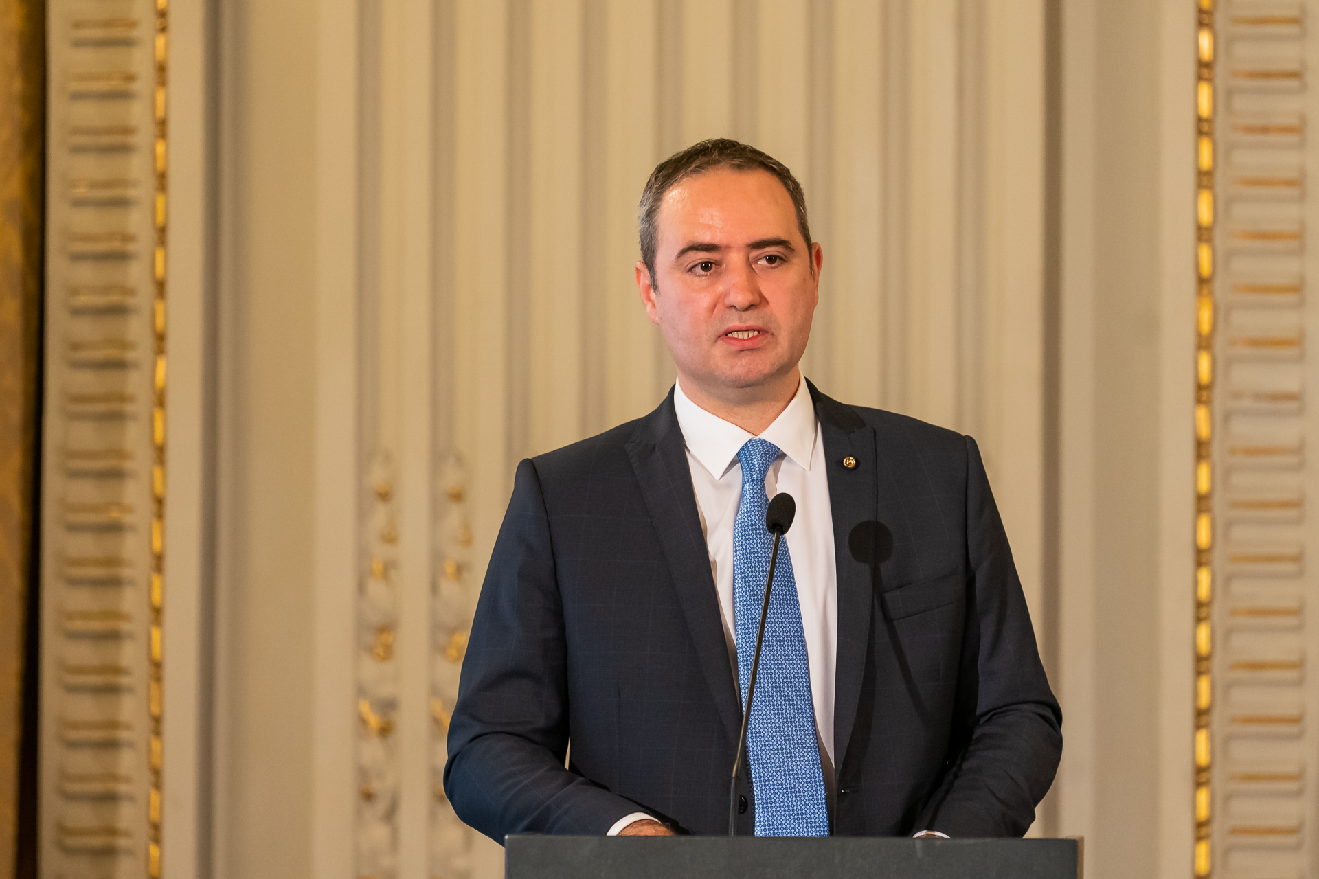 Ministrul Finanţelor a dezvaluit schimbarea sistemului pentru companiile inactive: Aceste societăţi vor primi termene precise până la care trebuie să se declasifice ca active din nou, sau vor fi supuse unui proces de dizolvare, lichidare și, eventual, radiere.