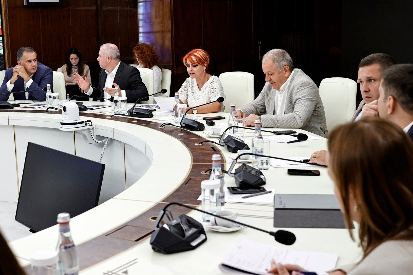 Lia Olguța Vasilescu, primarul din Craiova, avertizează că fără o comunicare clară cu asociațiile și partidele și fără luarea deciziilor într-un birou comun, nu va fi posibilă restabilirea unui proces decizional în coalițieea noastră”