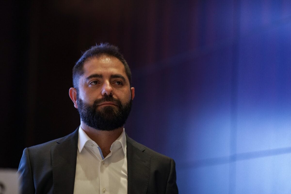 Consilierul prezidențial Radu Burnete afirmă că România se află într-o cursă contracronometru, cu o treime din cheltuielile statului finanțate din împrumuturi, comparând situația actuală cu criza din 2008-2009ea noastră”