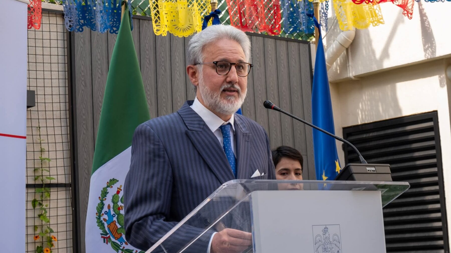 Marius Lazurcă, candidatul lui Nicușor Dan pentru conducerea SIE, a fost retras din funcția de ambasador în Mexic după încheierea mandatului de patru aniea noastră”
