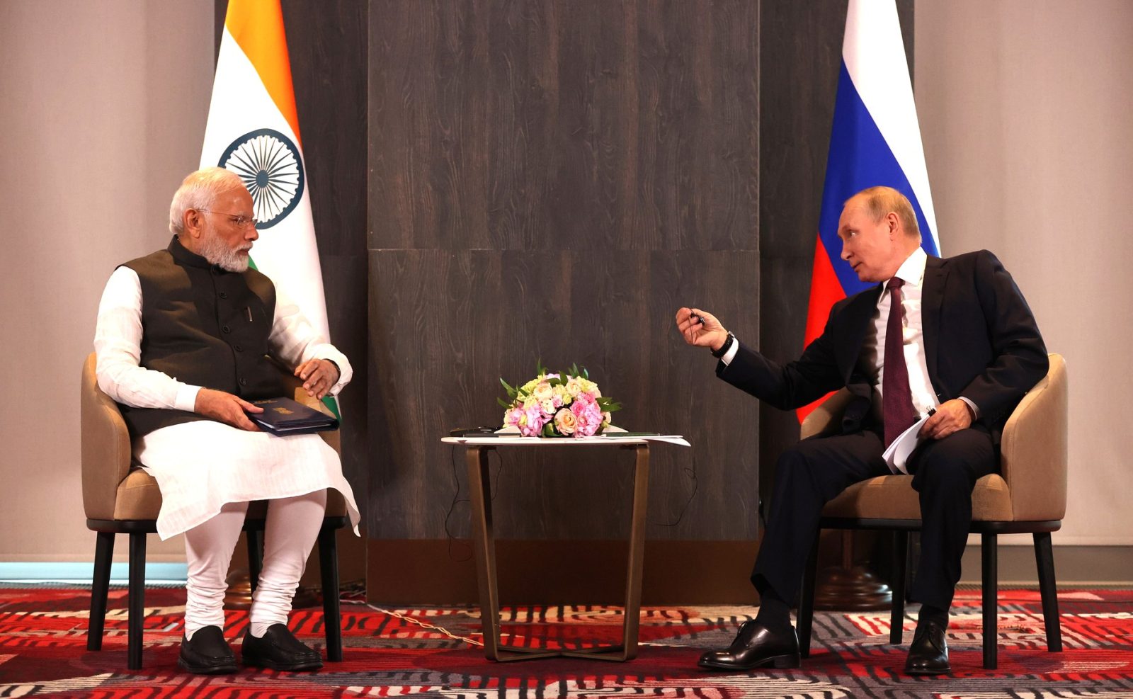 Președintele Putin și premierul Modi își reafirmă prietenia, după discuția telefonică a indienului cu Trump din ziua precedentăea noastră”