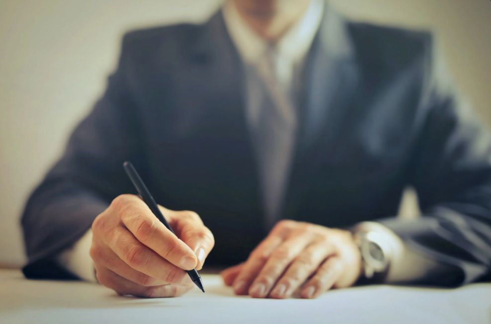 Ministrul Finanțelor sugerează modificarea capitalului social minim pentru SRL-uri în ședința coaliției, pentru a preveni apariția firmelor-fantomă și a introduce un sistem legat de mărimea capitalului social în funcție de dimensiunea companieiea noastră”