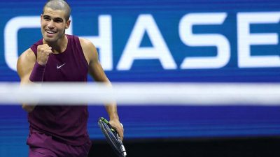Iată o reformulare a titlului: “Rezumatul evenimentelor din a doua zi a deschiderii turneului de tenis din Statele Unite din anul 2025 – Alcaraz avansează, iar Williams suferă o eliminare nobilă”