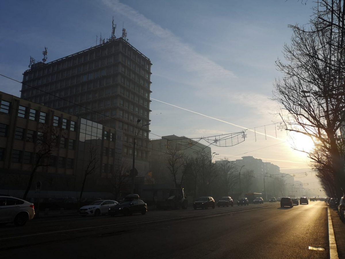 Aerul din București, afectat sever de urma incendiului devastator de la Complexul „Dragonul Roșu” / Cartierul Berceni, cel mai grav afectat / Oficial al Gărzii de Mediu: nivelul poluării depășește de patru ori limitele acceptateea noastră”