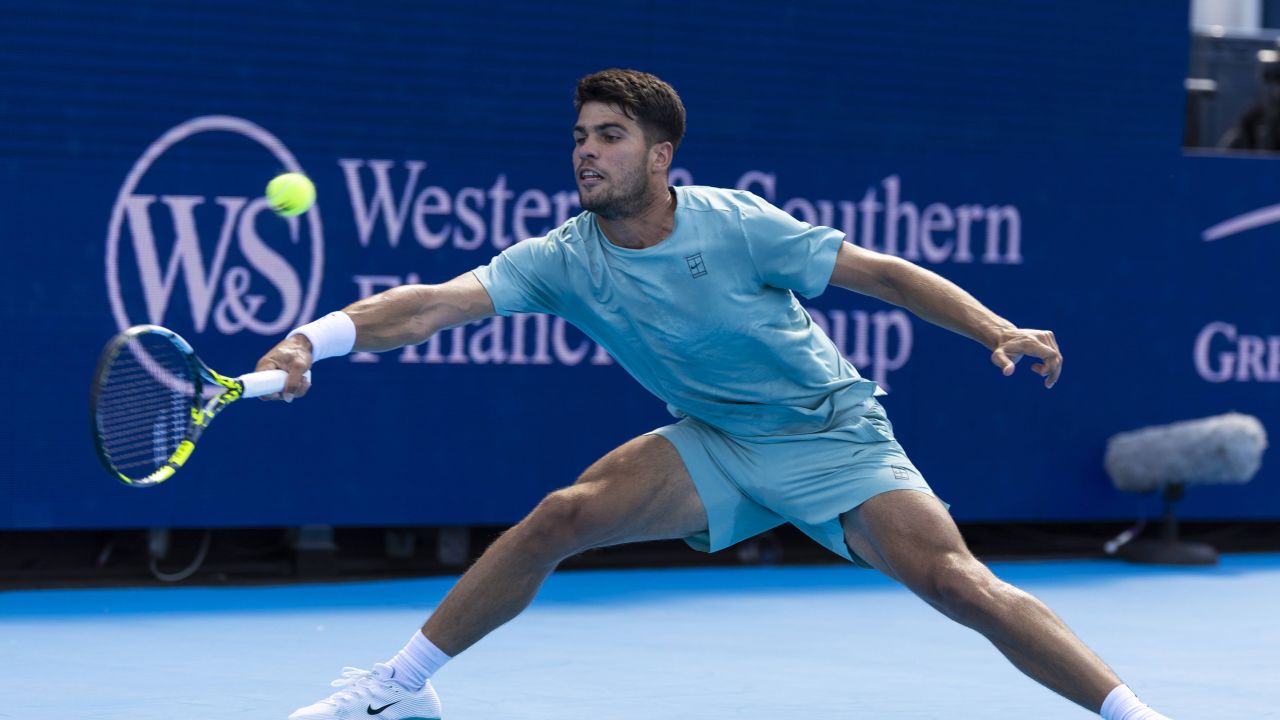 Alcaraz depășește pe Djokovic: Un nou record în tenis, stabilit la Cincinnati. Spaniolul a atins 50 de victorii în anul 2025.