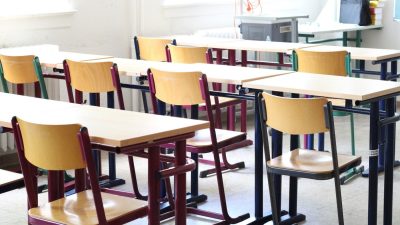 Ministerul Educației anunță că majoritatea claselor nu sunt influențate de schimbările privind limita de elevi, afectând doar clasele cu efectiv redus, inclusiv 12 clase cu un elev în ultimul an școlarea noastră”