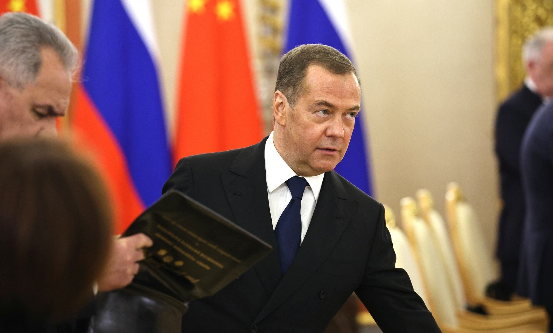 Medvedev afirmă că Trump evită, momentan, să intensifice presiunile asupra Rusiei după reuniunea din Alaskaea noastră”