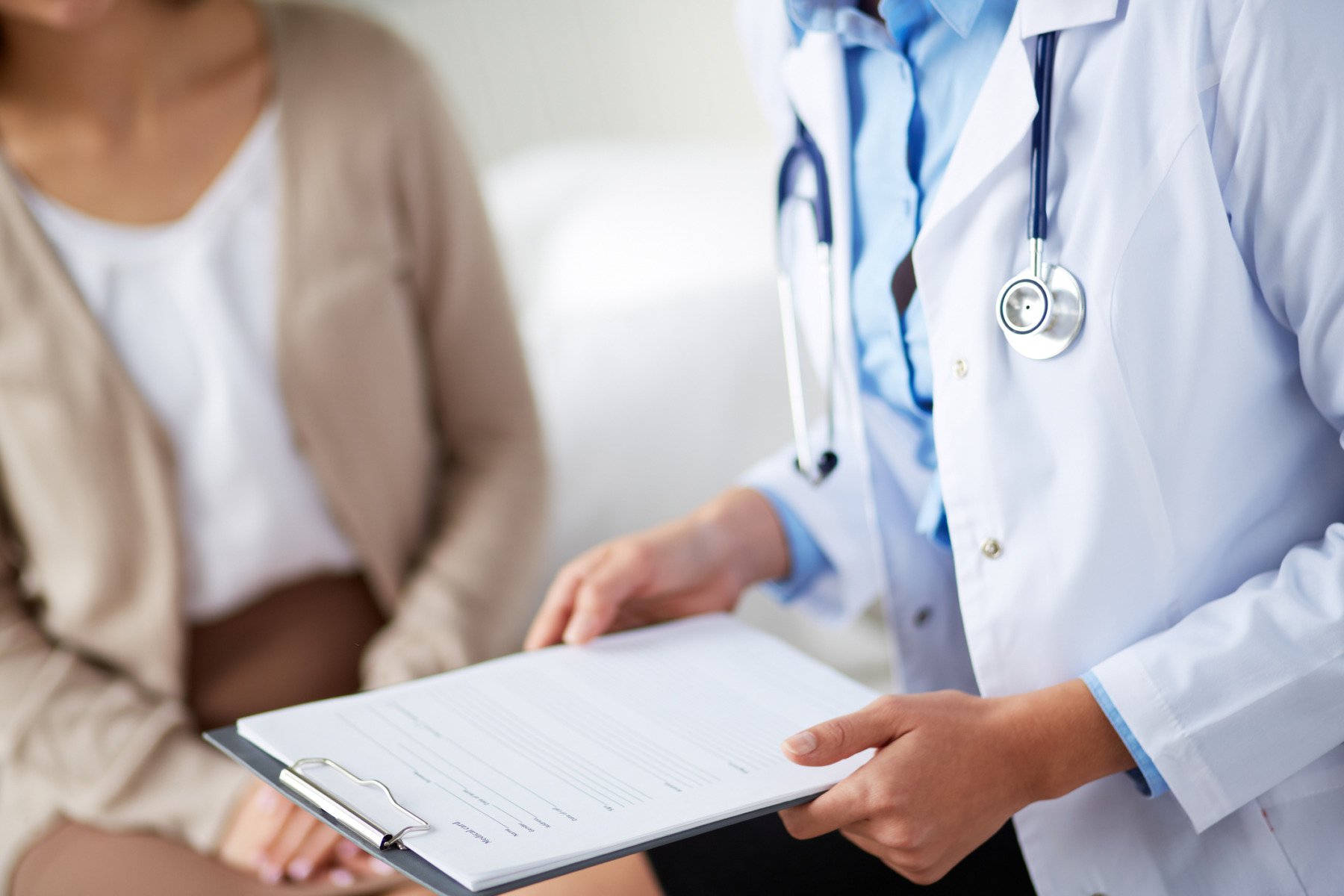 Medicii din spitalele de stat trebuie să ofere și consultații în ambulatoriu; sancțiune de 20.000 de lei pentru refuz – inițiativă a Ministerului Sănătățiiea noastră”
