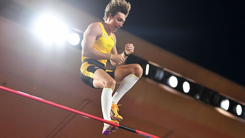 Duplantis, fenomenul din alte sfere, a reușit din nou! A 13-a ispravă: record mondial stabilit la Budapesta cu o săritură spectaculoasă.