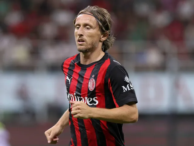 Iată o posibilă reformulare a titlului:
“Prezentare înainte de meci: Lecce contra AC Milan – previziuni, știri despre echipă, alinierea jucătorilor”

Sau, utilizând sinonime:
“Anticipare meci: Confruntarea dintre Lecce și AC Milan – prognoză, informații despre lot, dispozitivul de joc”