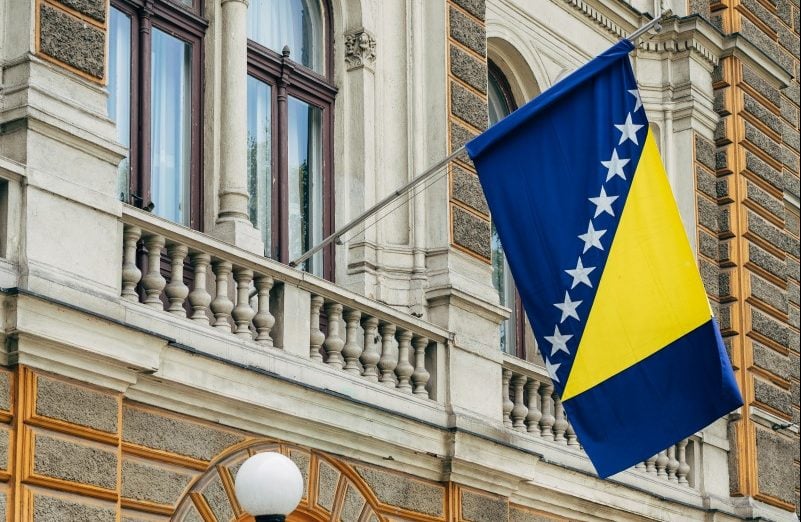Criză politică în Bosnia: Prim-ministrul entității sârbe și-a dat demisiaea noastră”