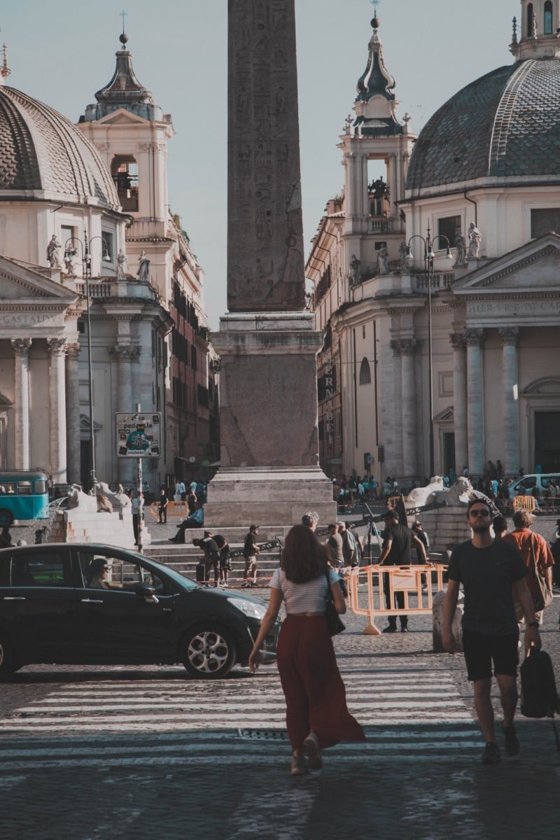 Turiști din Florenta, agresați de o grupare de adolescenți români-italieni mascați, cu spray cu piper și fragmente de sticlăea noastră”