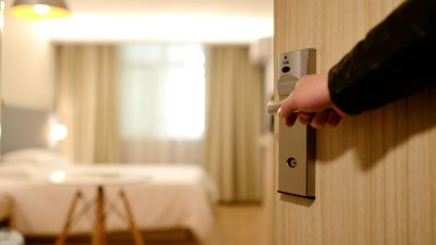 INS: peste 777.750 de turiști au vizitat Capitala în primele cinci luni din 2025, iar 13% dintre aceștia au preferat să închirieze apartamente și camere în această perioadăea noastră”