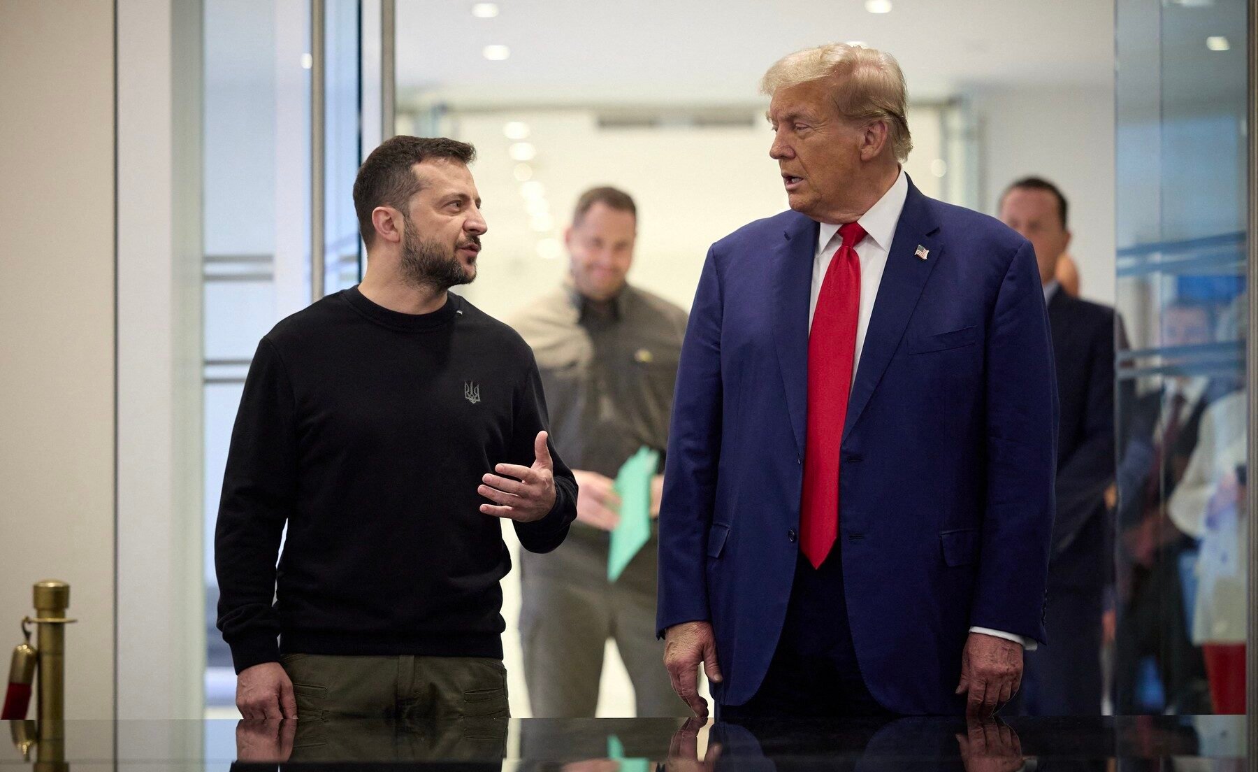Donald Trump îl va primi pe președintele Zelenski la Casa Albă la ora 20:00, ora României; JD Vance se va alătura discuției, urmat de liderii europeni; Zelenski are o întâlnire preliminară cu oficialii europeni și șeful NATOea noastră”
