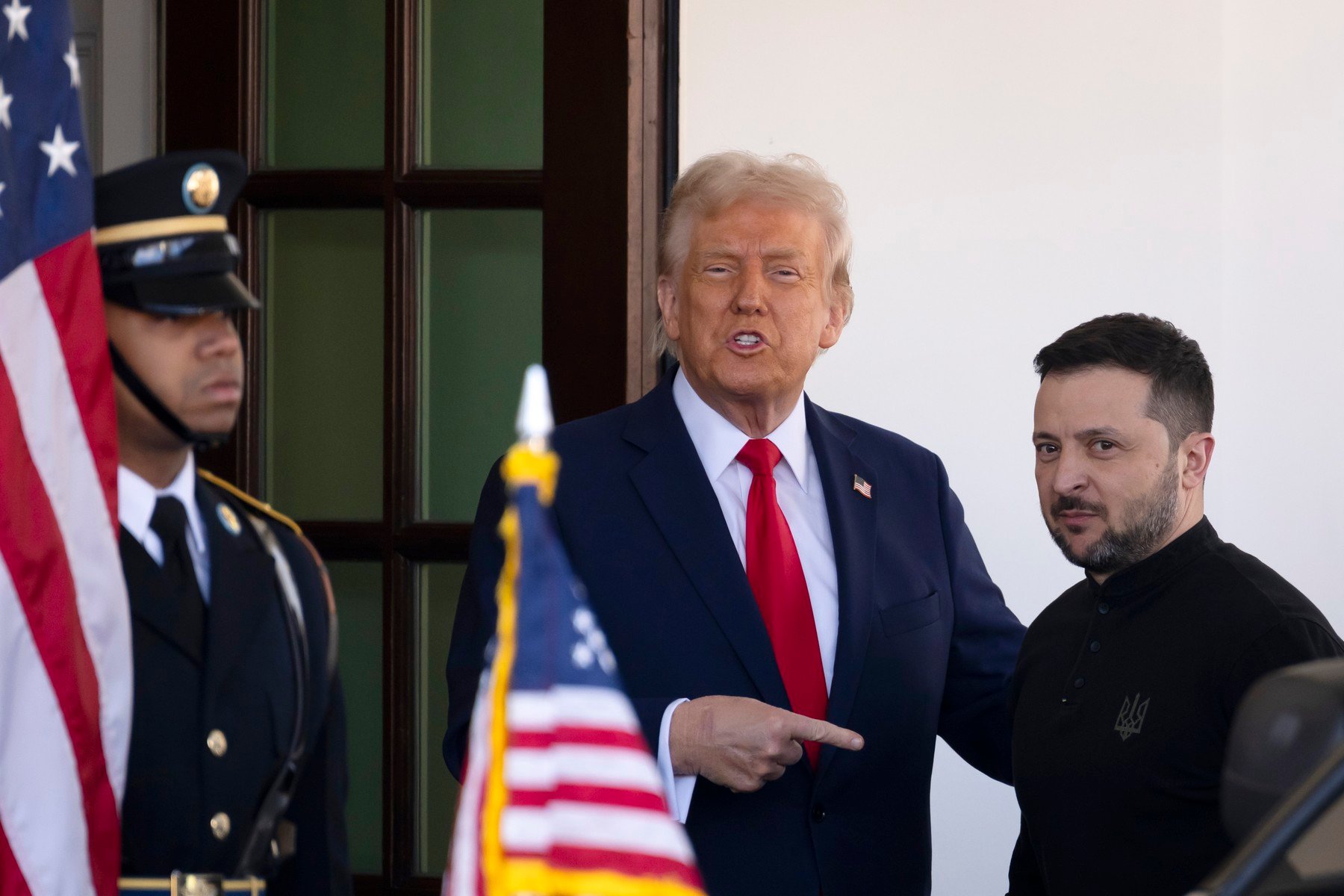 Trump le-a comunicat liderilor europeni intenția sa de a organiza un summit cu Zelenski și Putin până vinerea viitoare, conform unei relatări CNNea noastră”