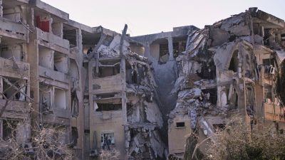 Israel afirmă că o cameră a Hamas a fost vizată în atacul de la Khan Yunis, care a dus la 20 de victime, inclusiv cinci jurnaliști, și anunță uciderea a șase „teroriști”, unul dintre ei fiind implicat în infiltrarea în Israel din 7 octombrieea noastră”