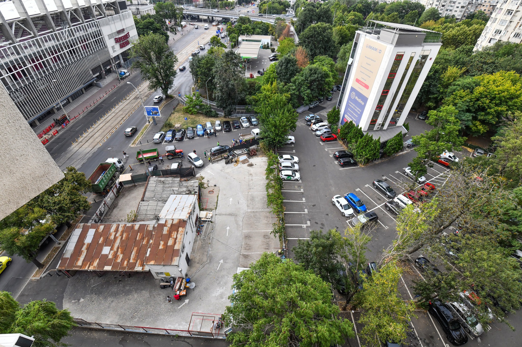 Sector 6 | O stație de spălare auto, activă ilegal timp de 26 de ani, a fost demolată