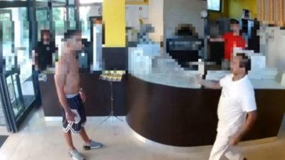 Atac violent într-un local de servit pizza din Italia. Un cetățean român a agresat fizic bucătarul originar din Bangladesh, a sustras sume de bani și a părăsit locul faptei.