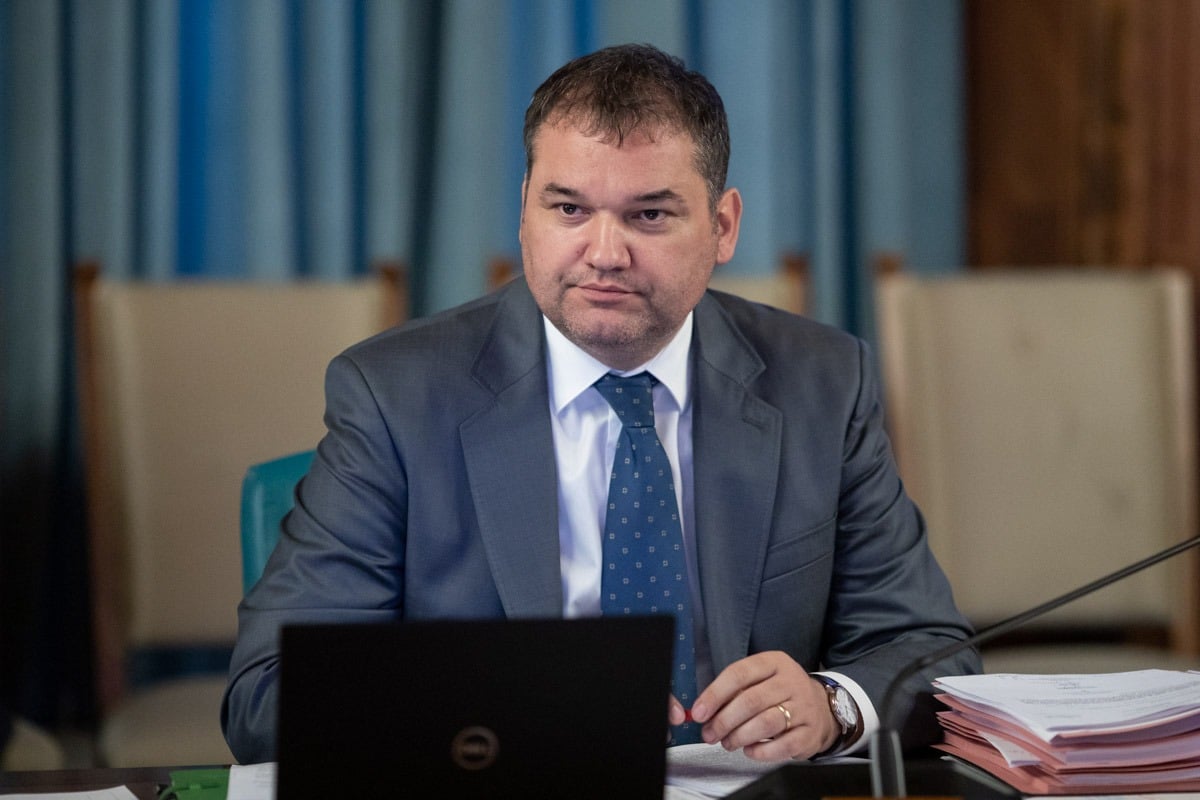 Cine este Cseke Attila, șeful Ministerului Dezvoltării, acuzat de premierul Bolojan de o propunere fictivă de reducere a posturilor din administrația publicăea noastră”