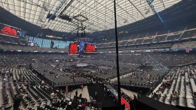 Pentru a reformula textul, aici este o variantă posibilă:
“Confruntarea dintre Canelo și Crawford: nu va avea loc o ceremonie de imnuri, conform unor surse din interior”

Am înlocuit “Canelo vs Crawford” cu “Confruntarea dintre Canelo și Crawford” pentru a oferi o variantă sinonimă, iar “fuentes” a fost tradus prin “surse din interior” pentru a păstra sensul original al textului.