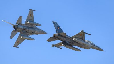 Piloți bulgari cu avioane MiG-29 și români cu F-16 au desfășurat un exercițiu comun de poliție aerianăea noastră”