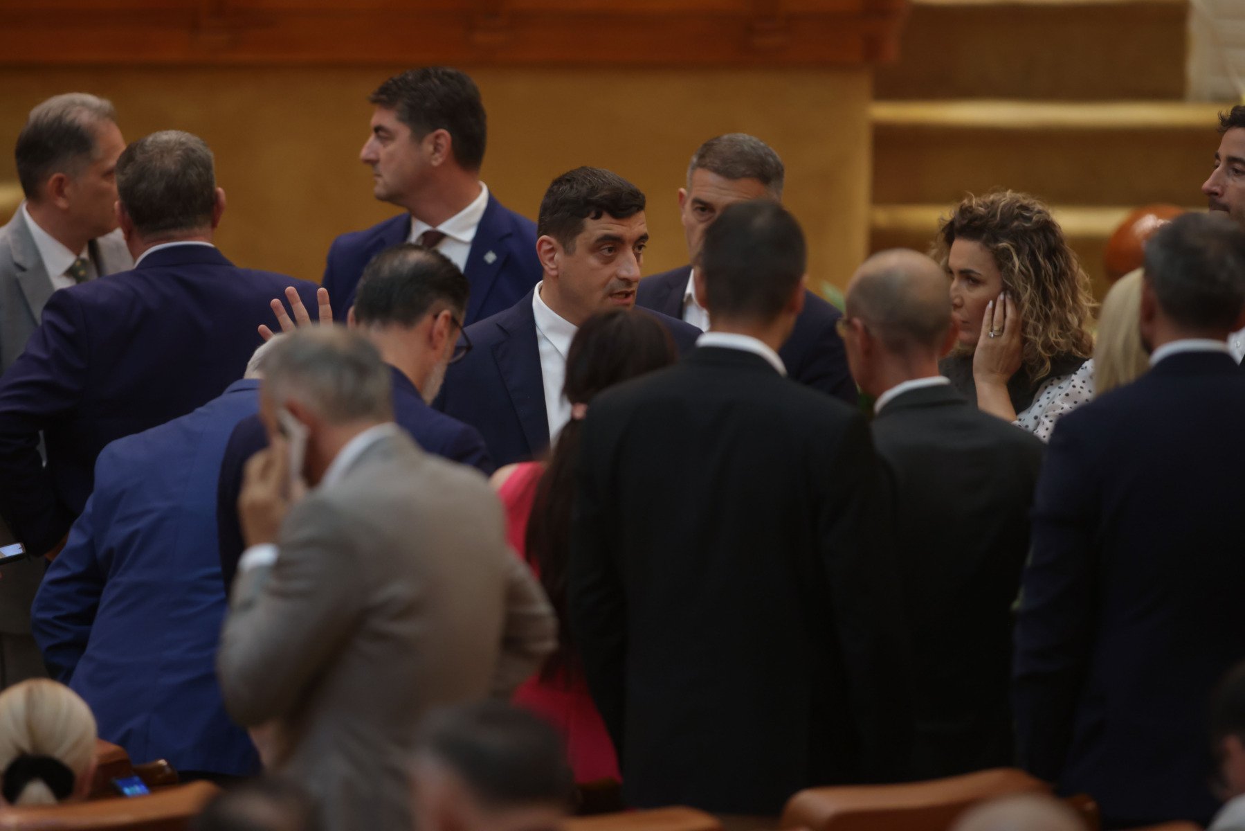 AUR avertizează că va contesta la CCR inițiativele de reformă ale guvernului Bolojan: „Cei care distrug democratia sfidează voința populației din România”ea noastră”