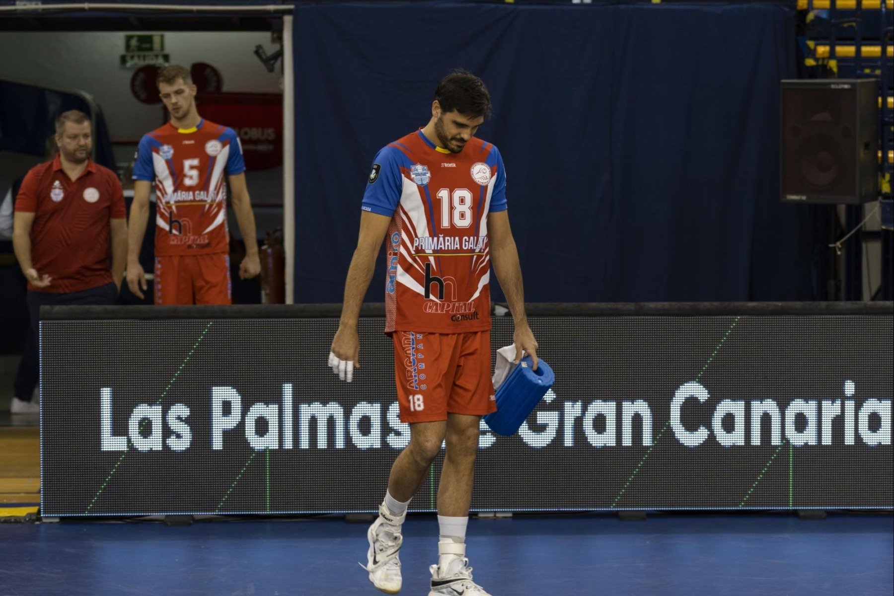 România încheie fără victorie participarea la Campionatul Mondial de volei masculin, după ce a fost învinsă de Qatar; antrenorul exprimă dezamăgire, afirmând că echipa putea obține rezultate mai buneea noastră”