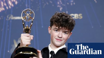 Premiile Emmy 2025: Starul Adolescenta, Owen Cooper, stabileste un record istoric ca cel mai tanar castigator al trofeului pentru cel mai bun actor in rol secundar intr-un serial cu episod limitat, din filmsul Adolescenta.