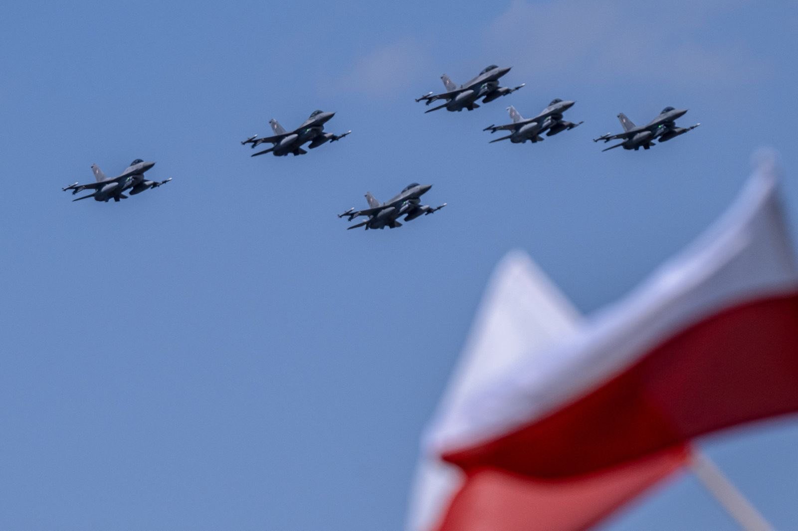 Polonia: Ministerul de Externe Sikorski afirmă că atacurile dronelor rusești au fost un test pentru NATOea noastră”