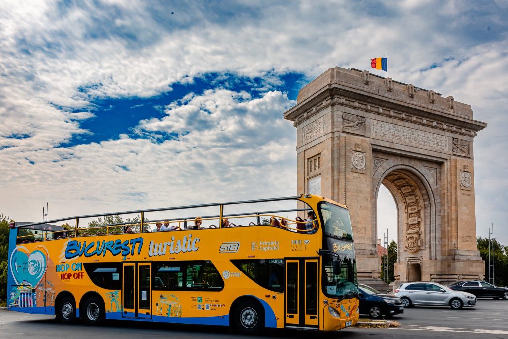 Transport gratuit cu autobuzele tematice dedicate Zilelor Bucureștiului, alături de tramvaie de epocă care vor circula în cadrul evenimentului.