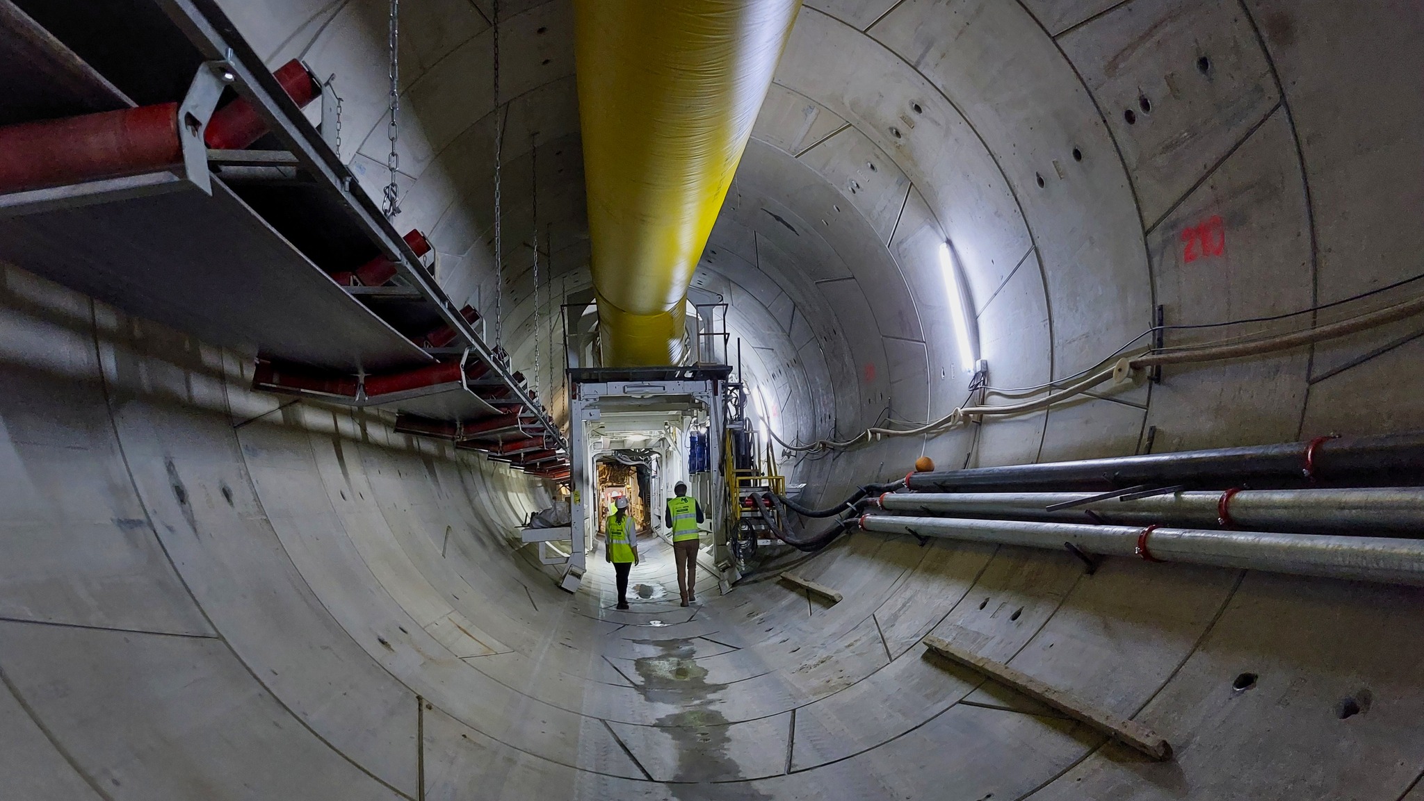 „Cârtițele M6” | ProInfrastructură: „Lucrările avansează continuu, în trei schimburi cu echipe de câte 30 de specialiști”