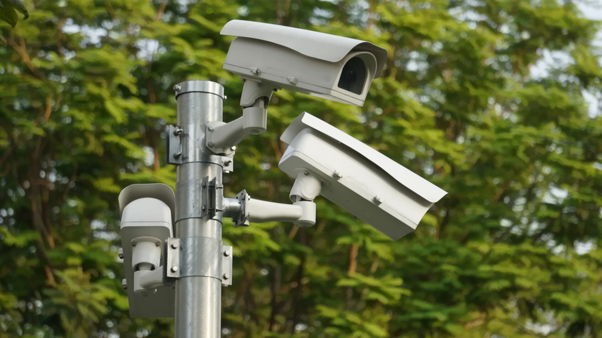 Prima localitate din România cu supraveghere inteligentă: camerele cu inteligență artificială identifică automat abateriea noastră”
