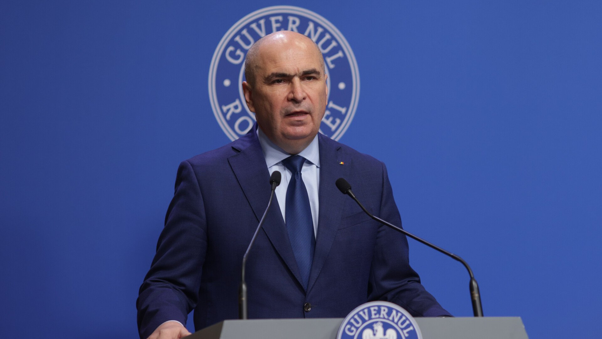 Bolojan estimează că reducerea cu 13.000 a numărului de angajați din administrația publică ar putea genera economii de aproximativ 1,2-1,4 miliarde de leiea noastră”