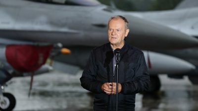 Titlul reformulat ar putea fi: “Prim-ministrul dezvaluie data estimata de livrare a avioanelor F-35 in Polonia, manifestand incredere ca partenerii americani isi vor respecta angajamentele”.