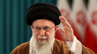 Ayatollahul Ali Khamenei solicită majorarea producției de petrol a Iranuluiea noastră”