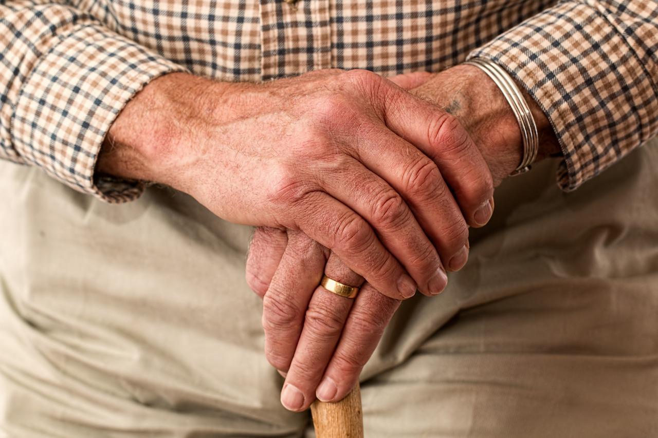 Bolojan: Indiferent dacă suntem de acord sau nu, este necesar să majorăm limita de vârstă pentru pensionare